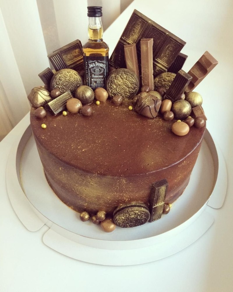 Стильный мужской торт