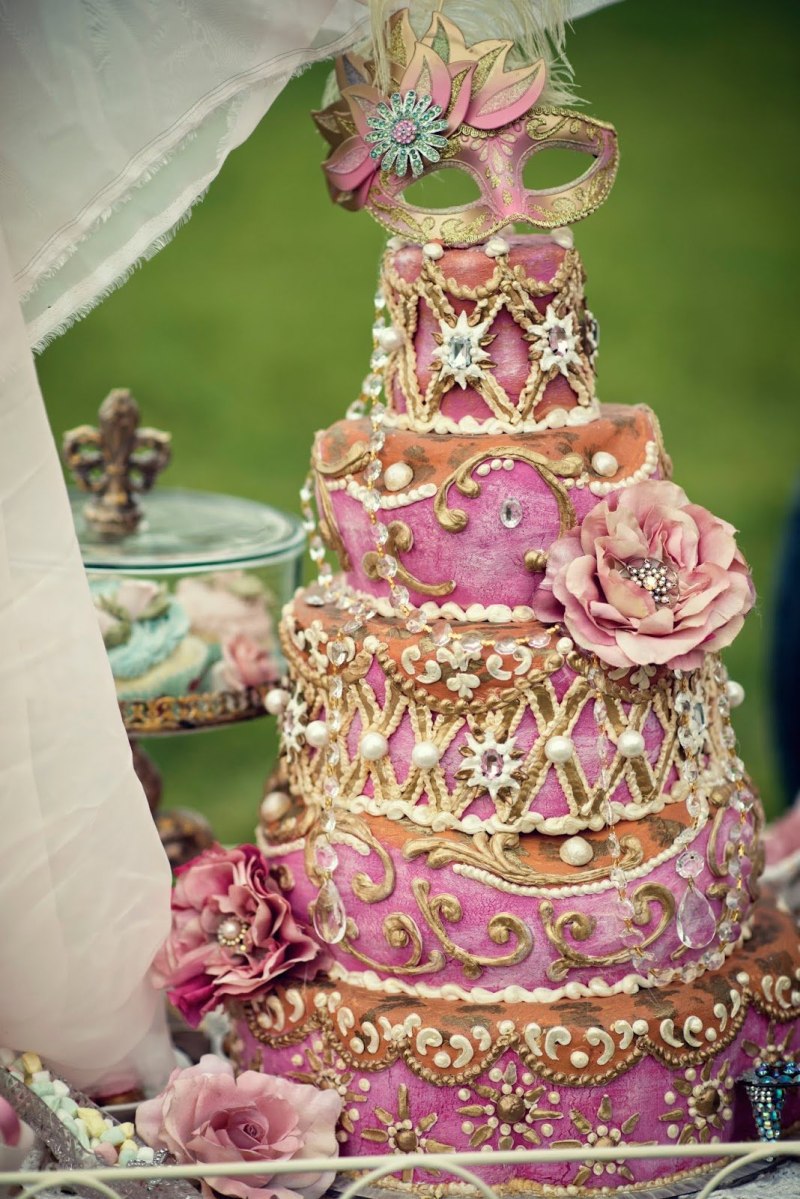 Mardi gras Cake on Bust