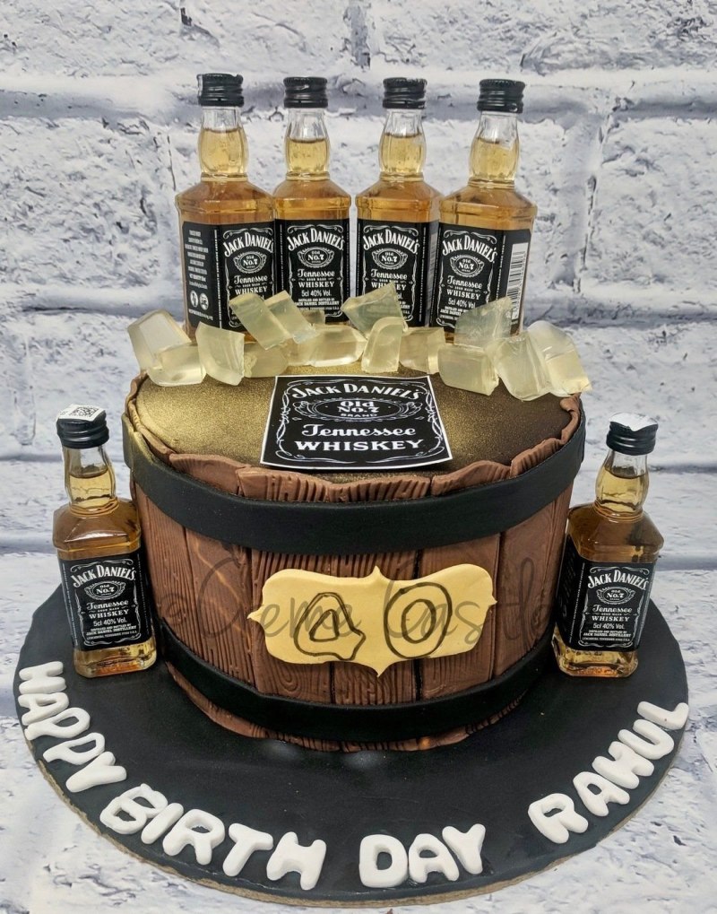 Торт с бутылкой