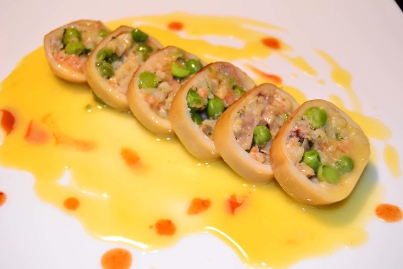 Кальмар копченый фаршированный