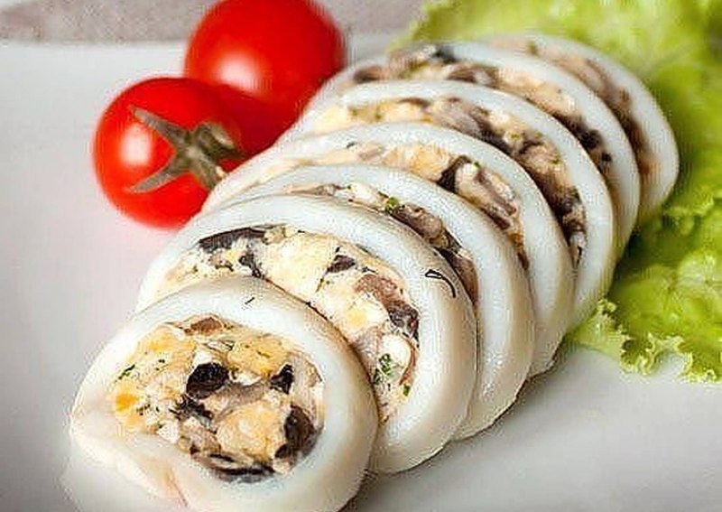 Кальмар фаршированный лангустинами